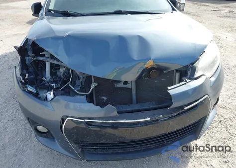 2015 Toyota Corolla S Plus z USA, uszkodzony, nr VIN 5YFBURHE0FP187532